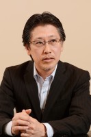 代表取締役社長　小松健悦