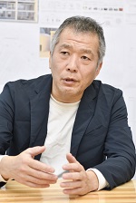 准教授</br>河内一泰